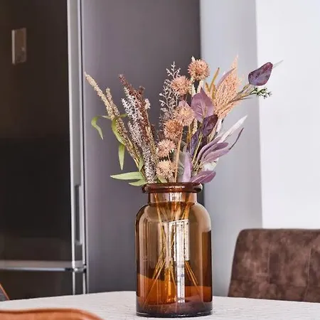 Hugo By The Harbor, Light-filled And Centrally Located - Free Parking Apartment Ostend